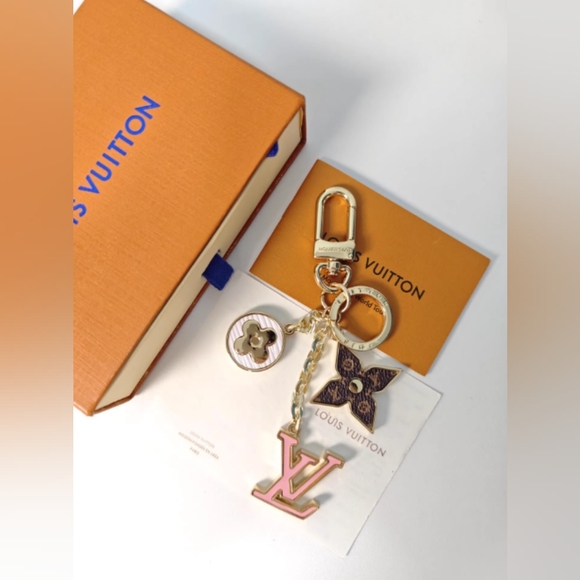 Louis Vuitton Pink and Gold Keychain - Picture 1 of 3